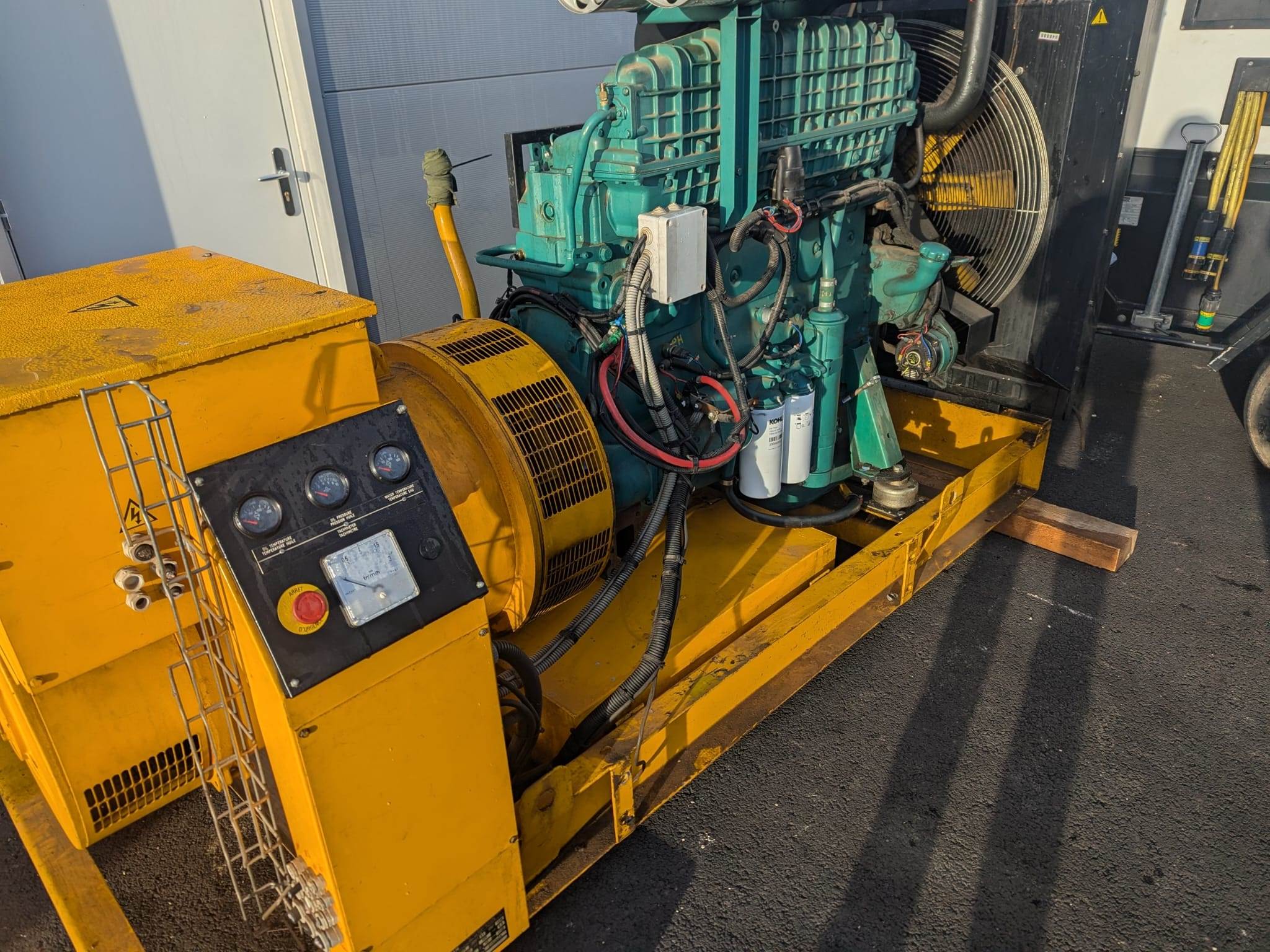 GENERATOR AMAN 330 KVA